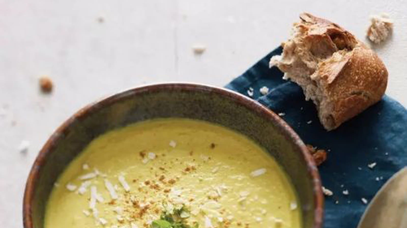Velouté d’endives, noix de coco et curry