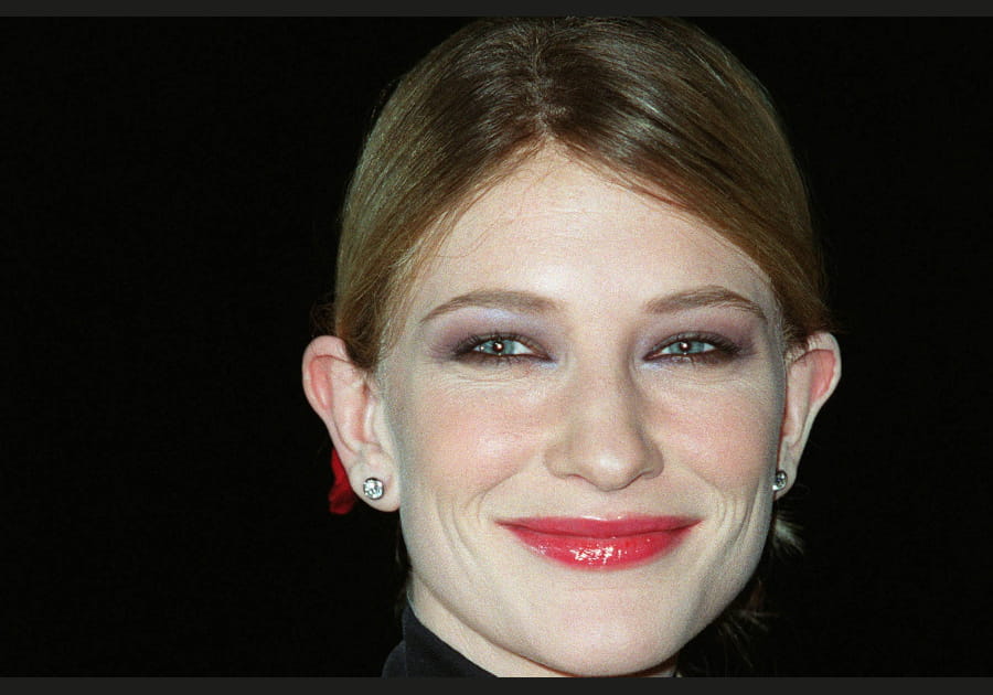 Les paupi&egrave;res mauves de Cate Blanchett