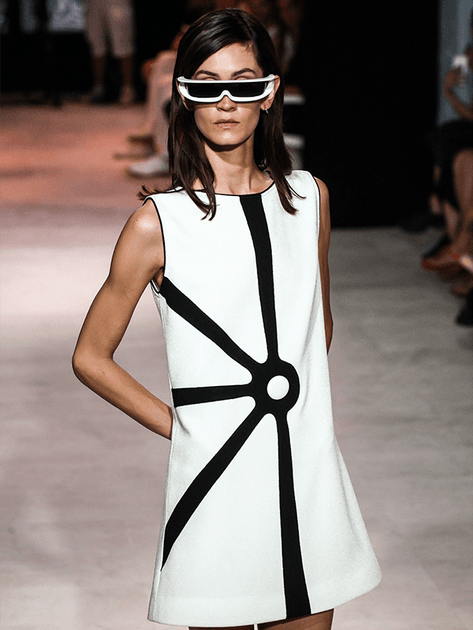 D&eacute;fil&eacute; Pierre Cardin printemps-&eacute;t&eacute; 2017&nbsp;pr&eacute;sent&eacute;e dans le Lub&eacute;ron