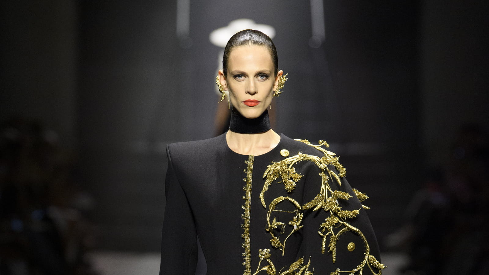 Look 3