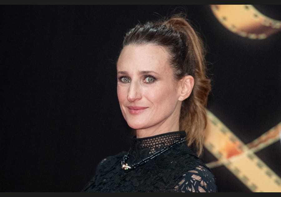 Camille Cottin, m&eacute;tamorphos&eacute;e avec sa queue-de-cheval loose