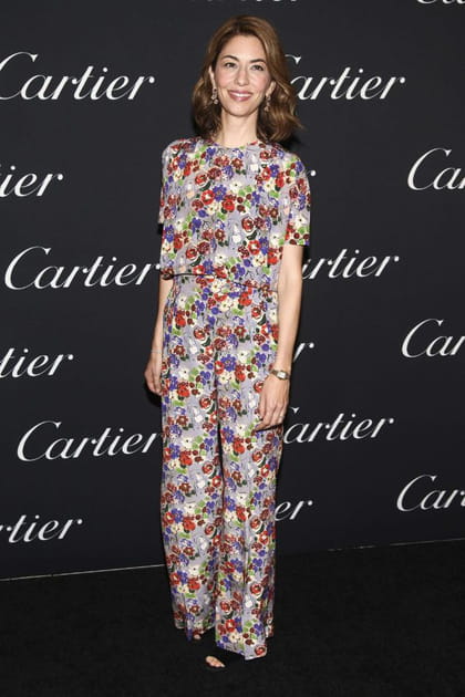 Sofia Coppola en ensemble brodé de fleurs colorées
