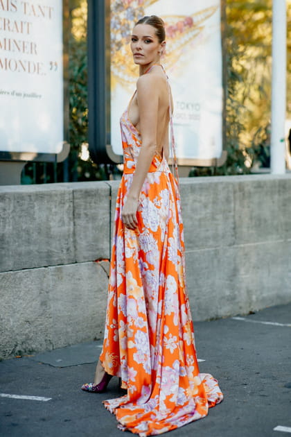 Maeva Coucke dans les rues de Paris