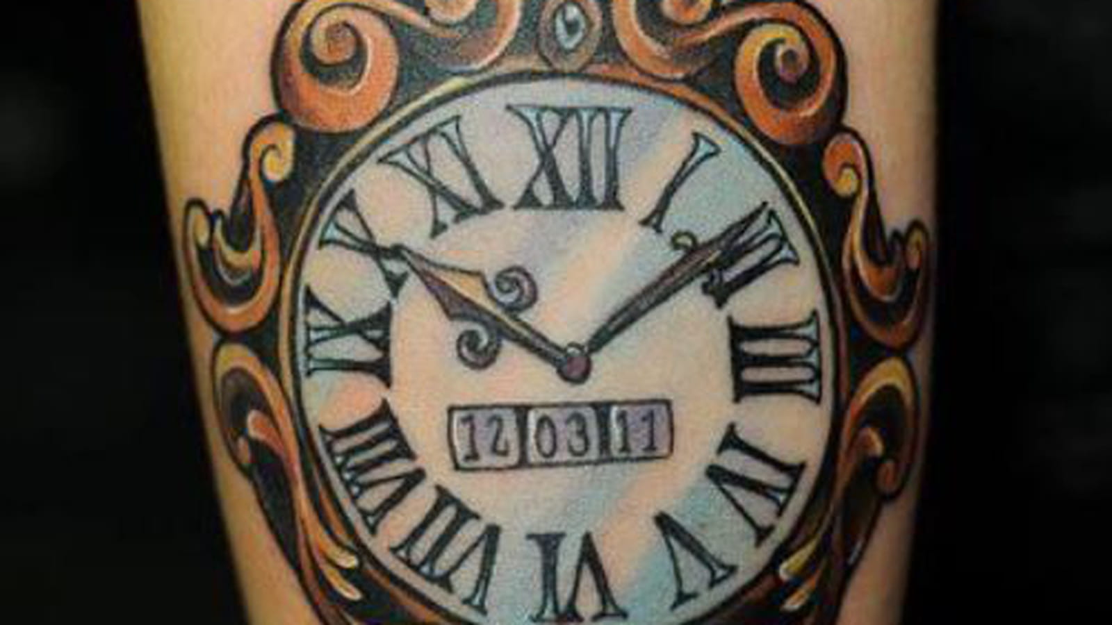 Horloge old school sur l'avant-bras