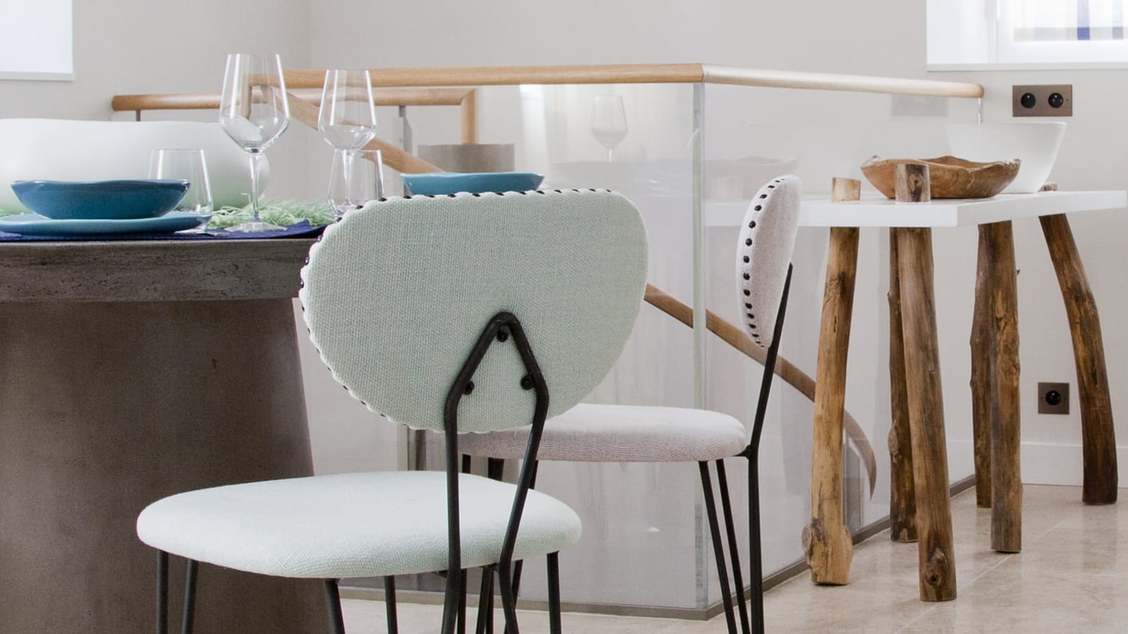 Table d'appoint en bois flotté
