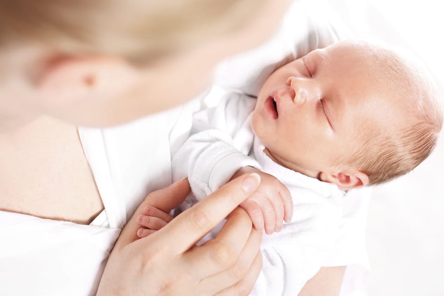 7 bébés nés sans mains ou avant-bras : ce que l'on sait