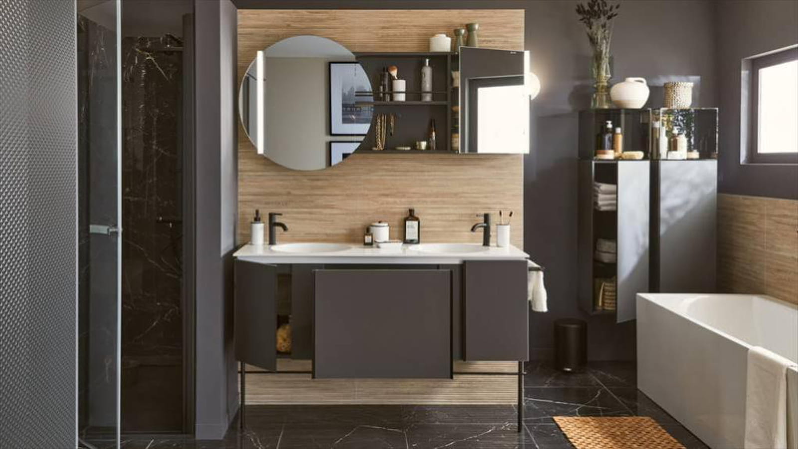 Marbre noir et bois