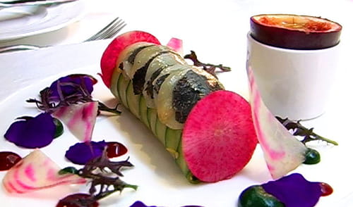 Saint Jacques en marinade de passion, fraîcheur de légumes Thaï en écailles de truffes