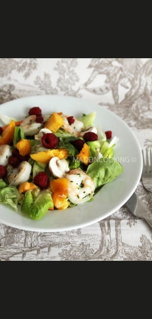 Salade de crevettes, framboises et nectarines