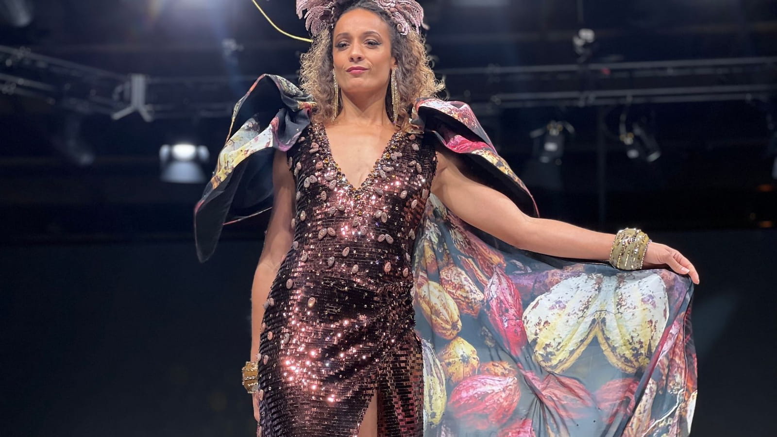 Une robe tout en cabosses