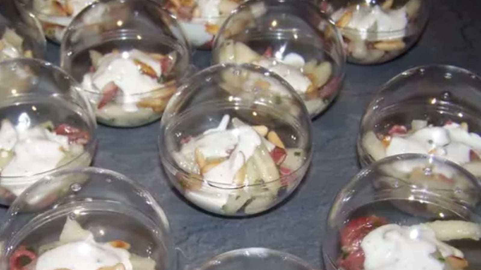 Verrine festive au magret séché, poire et crème de Saint-Agur
