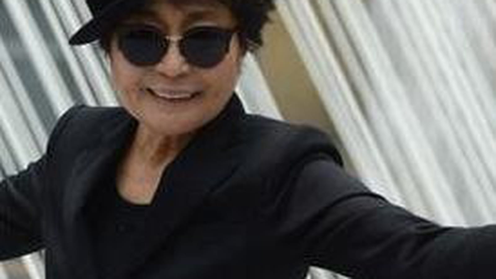 Yoko Ono