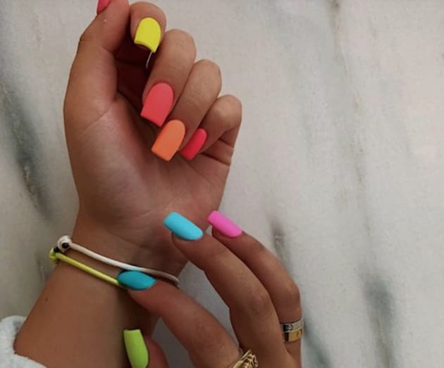 Ongle Multicolore Fluo