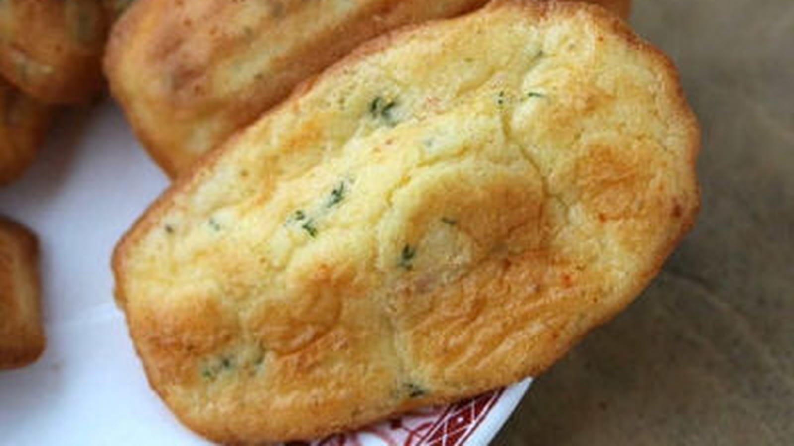Madeleines au saumon fumé sauvage et l'aneth frais