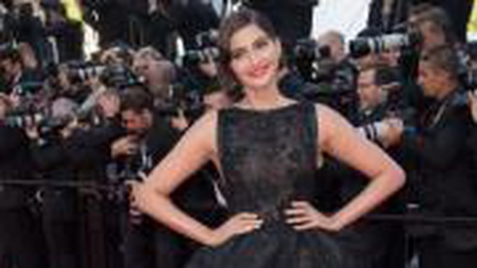 Sonam Kapoor, majestueuse en Elie Saab