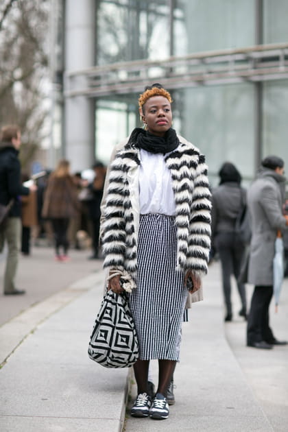 Street style &agrave; Paris : fourrure graphique