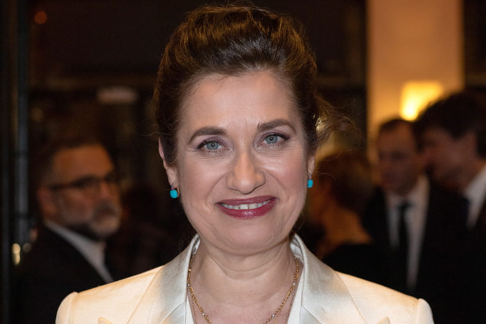 Le chignon volume d'Emmanuelle Devos