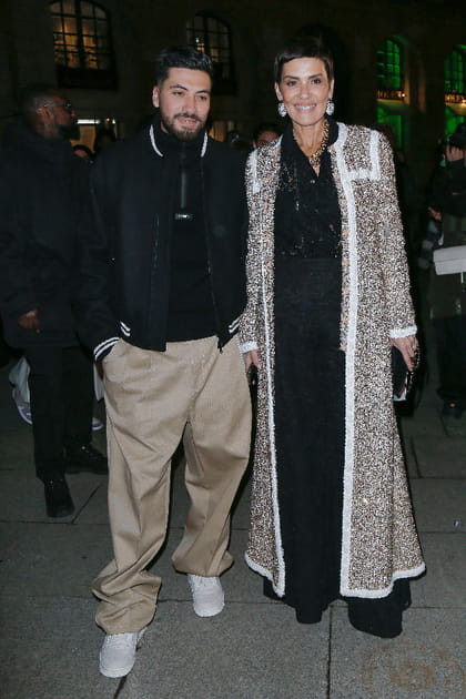 Cristina Cordula en long manteau gris au d&eacute;fil&eacute; Giambattista Valli haute couture printemps-&eacute;t&eacute; 2024