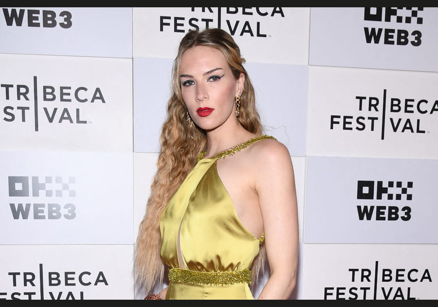 Le liner trop long de Charlotte Kirk