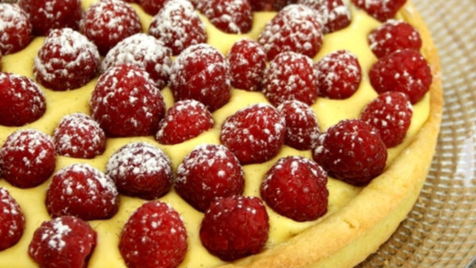 Tarte au mascarpone, vanille et framboises