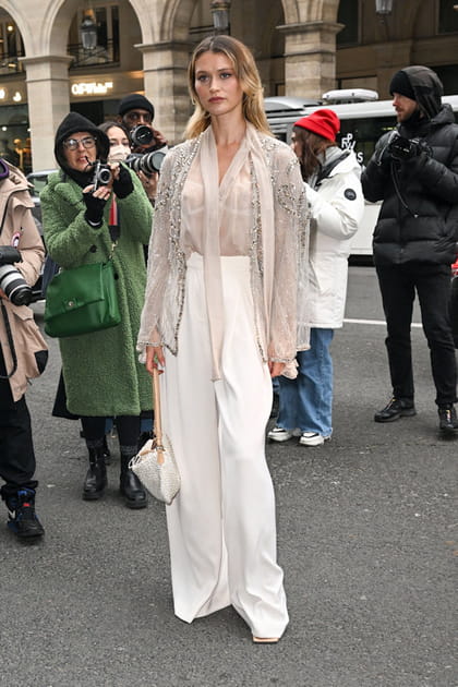 Chlo&eacute; Lecareux&nbsp;au d&eacute;fil&eacute; Zuhair Murad