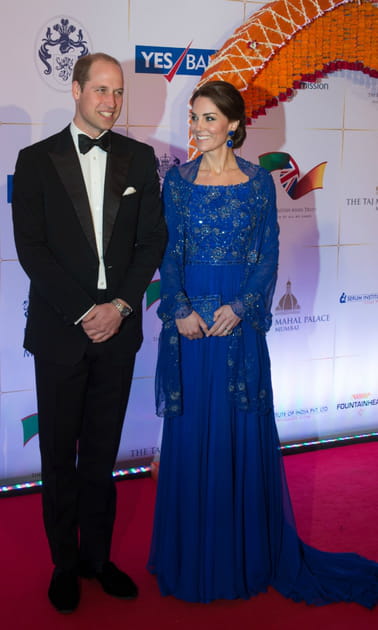 La robe longue bleue de Kate Middleton