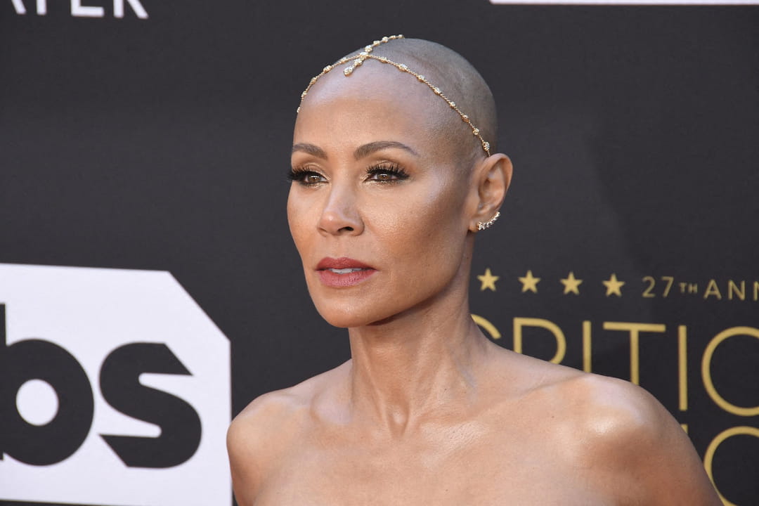 Le crâne rasé à bijou de Jada Pinkett Smith