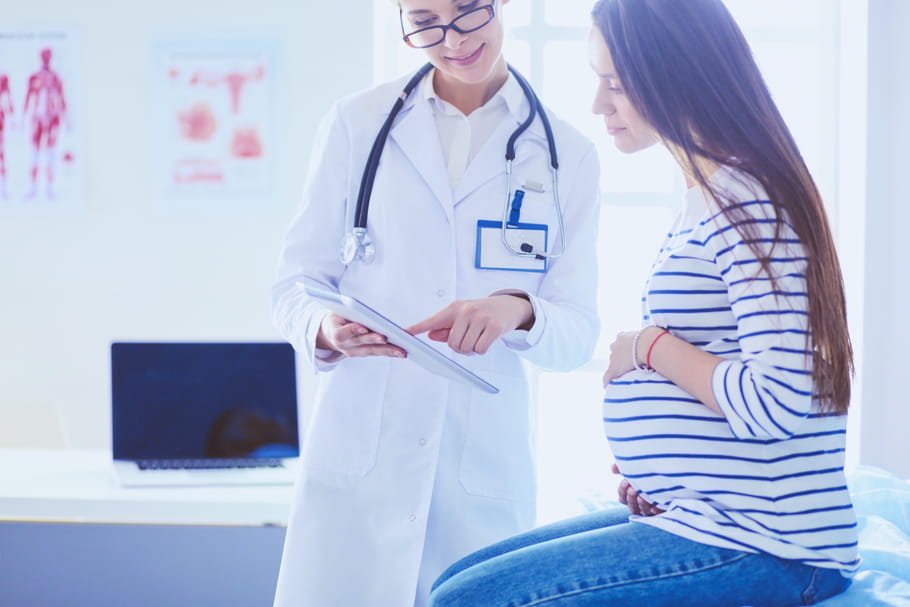 Grossesse après un curetage : risques, combien de temps attendre ?