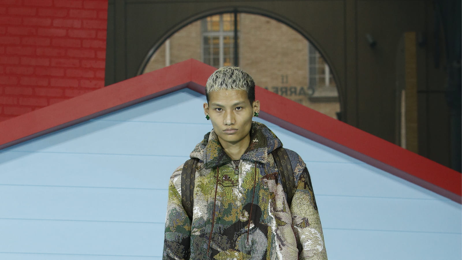 Look 24