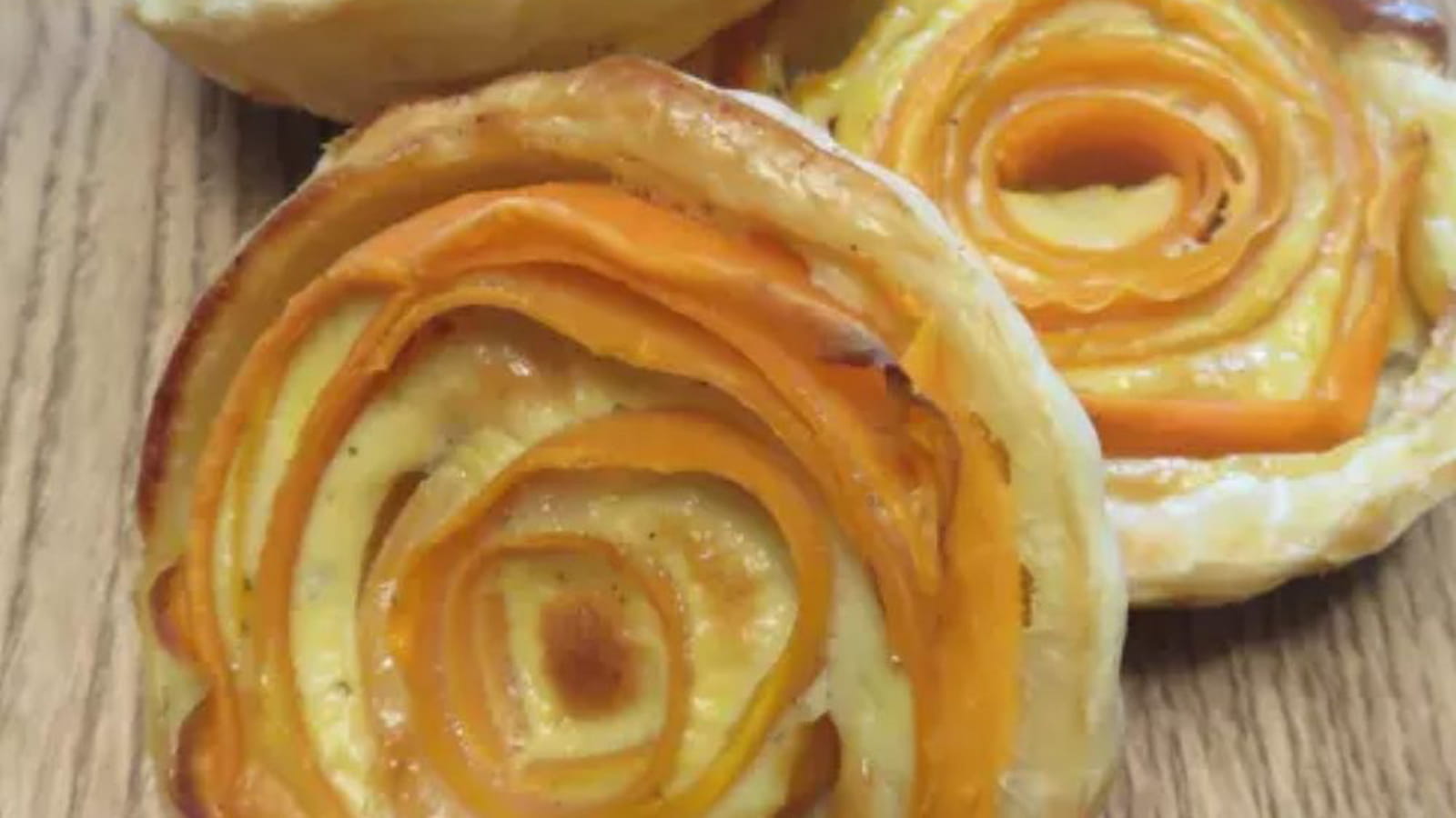 Fleur de carottes et gorgonzola en tartelettes