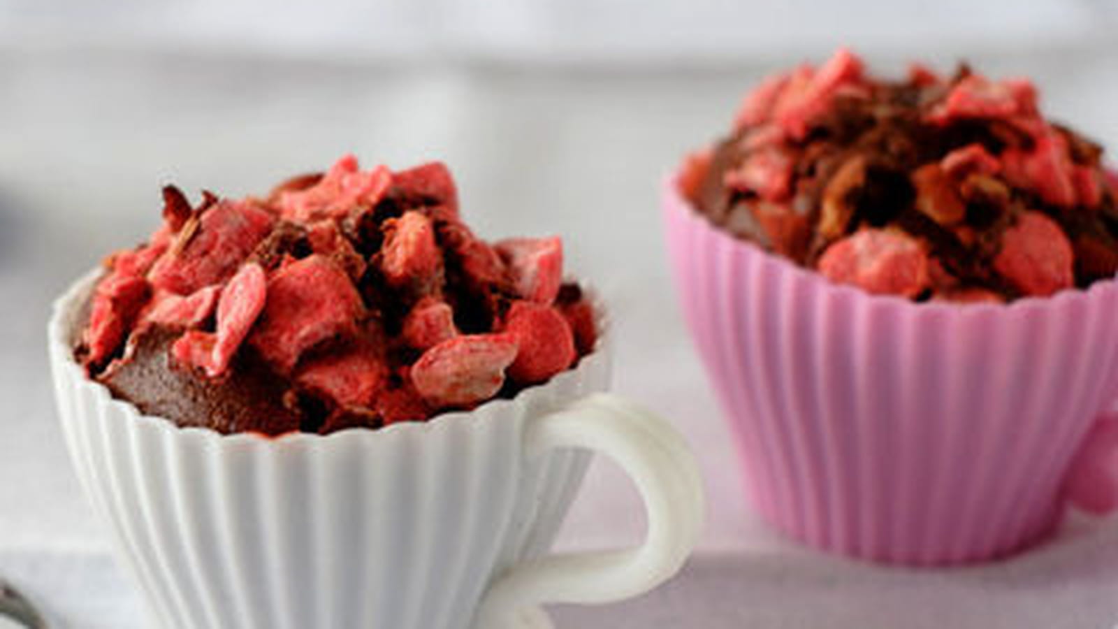 Gâteaux au chocolat et pralines roses  