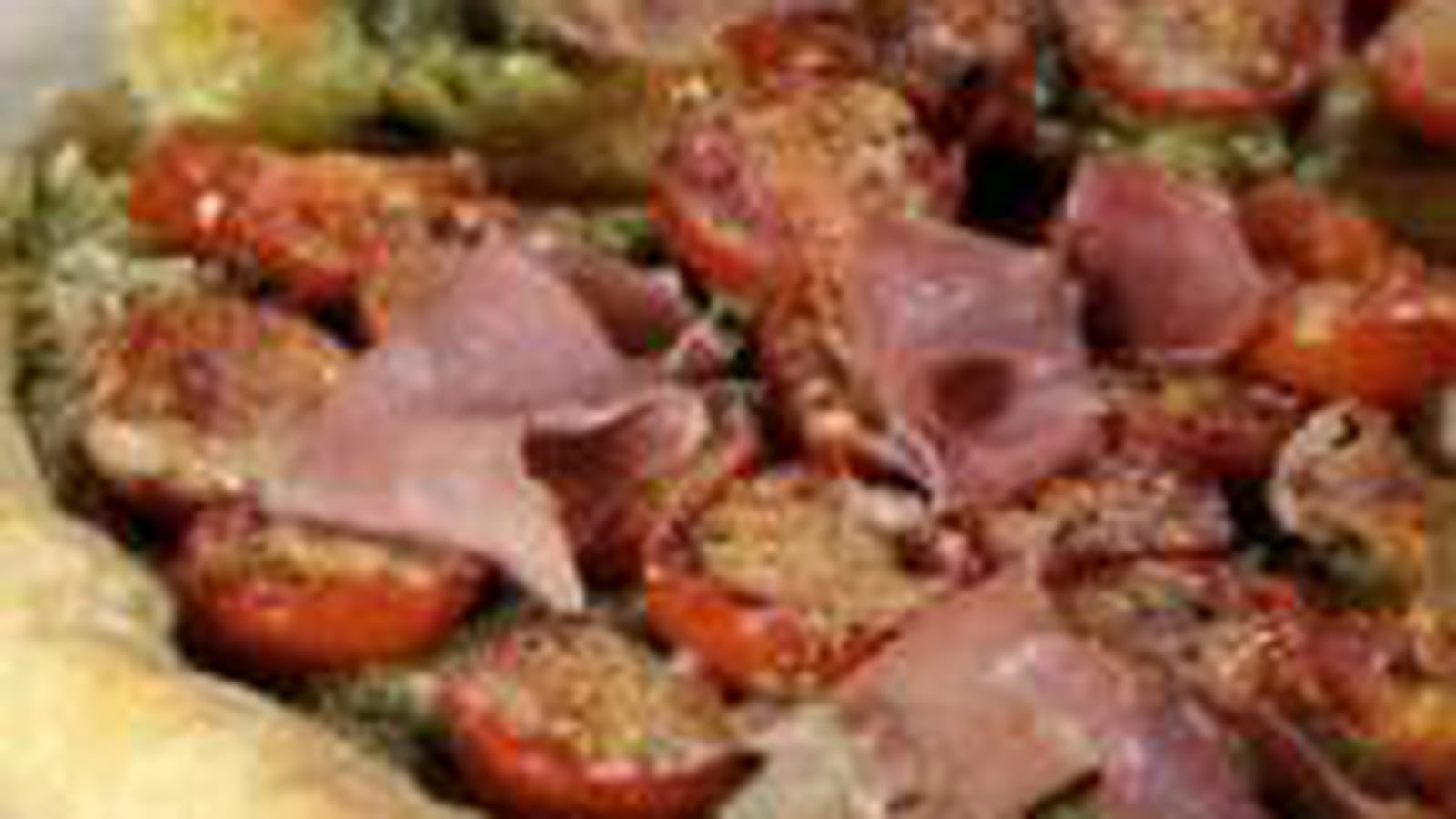 Tarte aux tomates cerise, pesto et jambon serrano