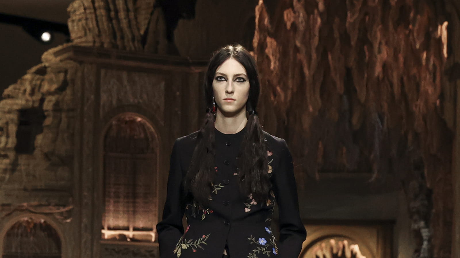 Look 32