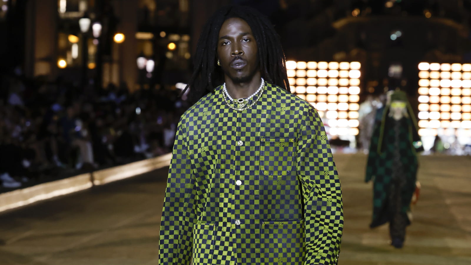 Look 33