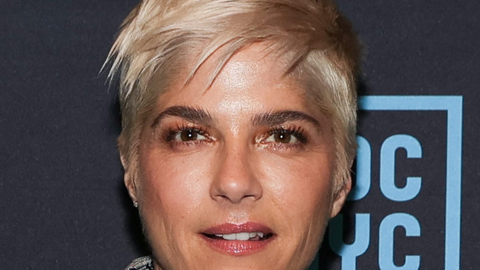 Selma Blair en blonde