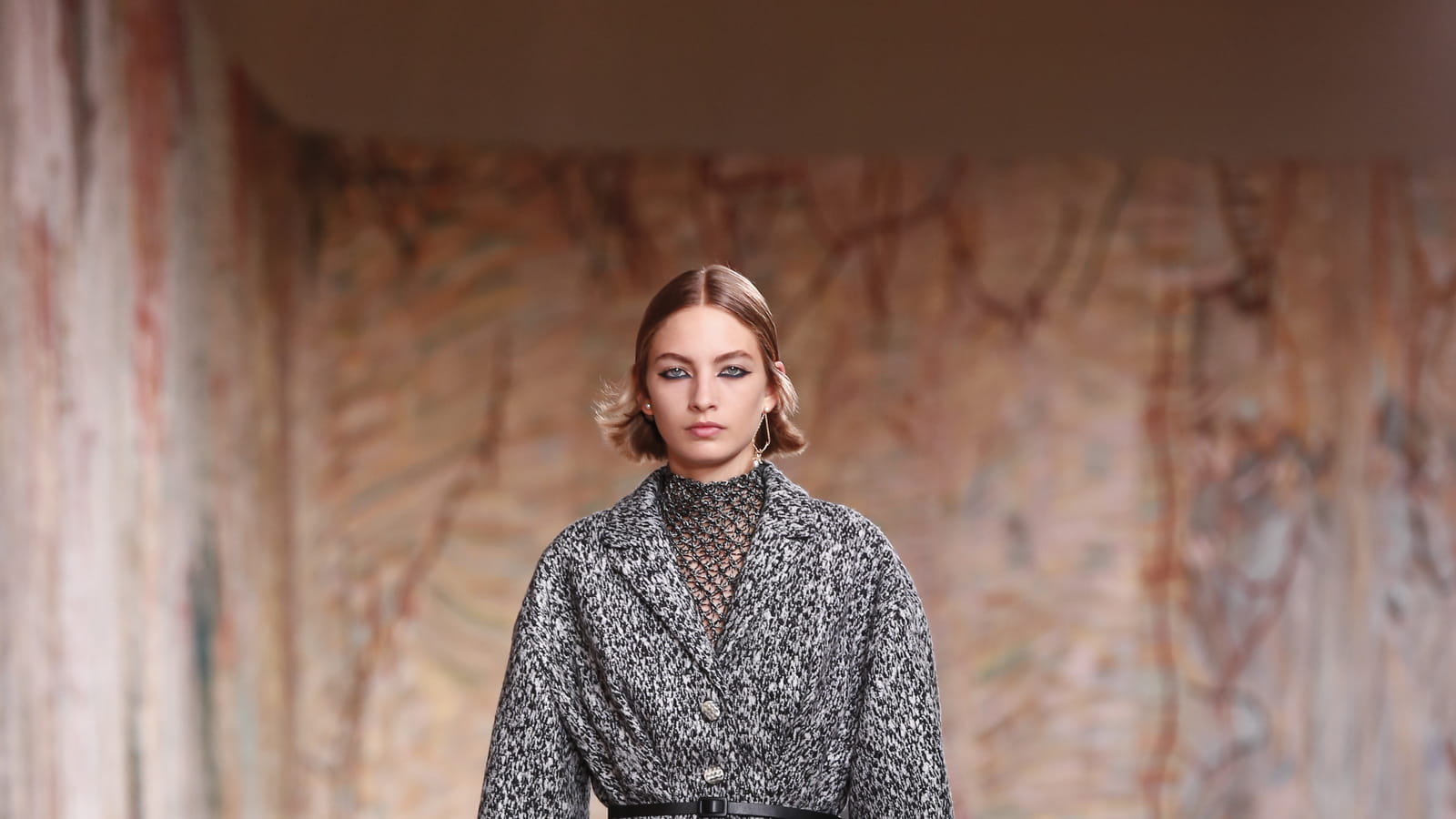 Look 3