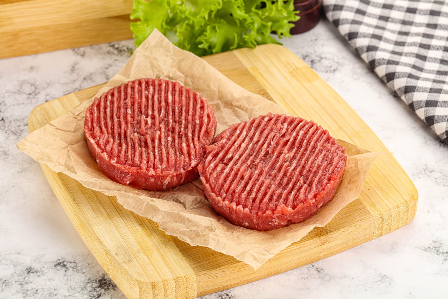 "Deux fois moins cher" - une nutritionniste valide ces steaks hachés origine France vendus à petit prix