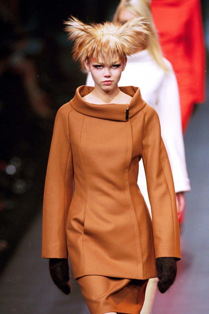 D&eacute;fil&eacute; Thierry Mugler automne-hiver 2000-2001